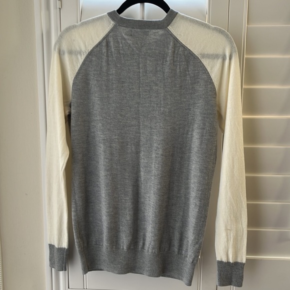 Vineyard Vines Raglan Sleeve
Sweater Wool and Cashmere Bland Heather Size XS - Picture 7 of 9